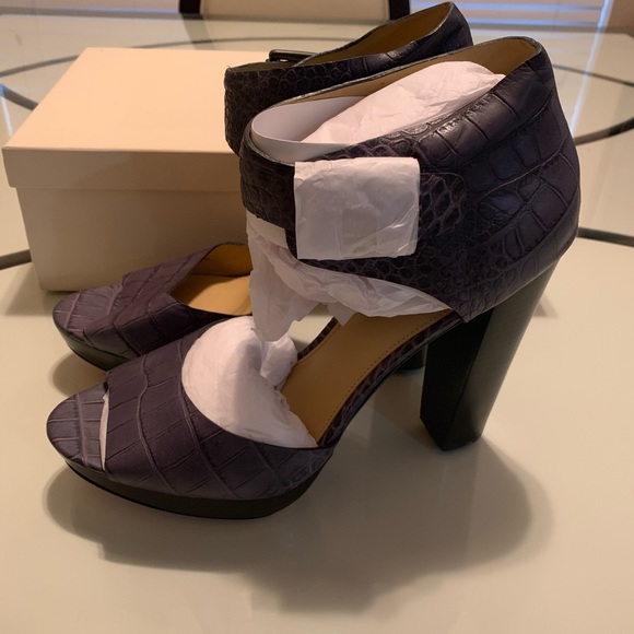 Coach Embossed Croc Heels - Picture 5 of 7